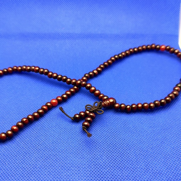 New! Dark Cherry Sandalwood Mala Necklace - Picture 2 of 3